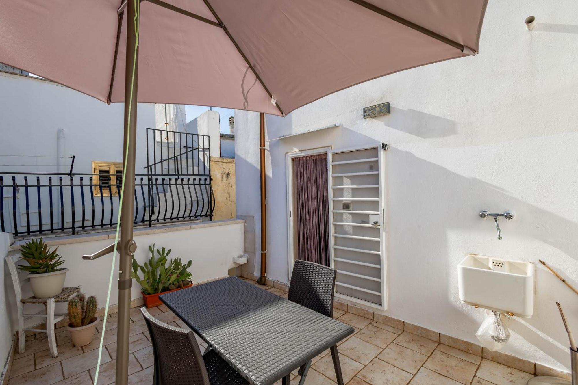 Antiche Mura Apartments "Nel Cuore Della Puglia"Bivani, Cucina, Terrazzo Turi Exterior photo
